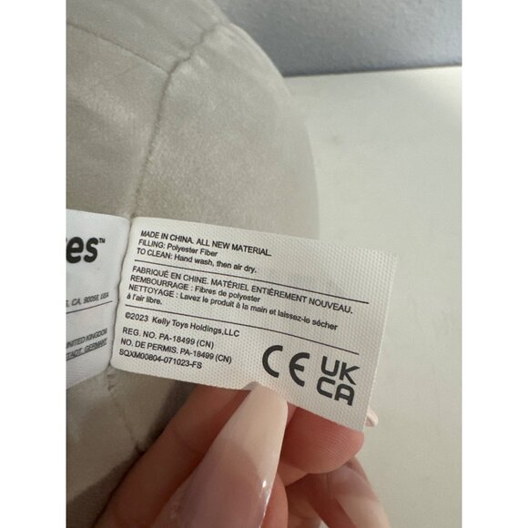 Squishmallows Nissa the Yeti 8" Christmas Peppermint Swirl Gray Plushie Stuffie - Picture 5 of 7